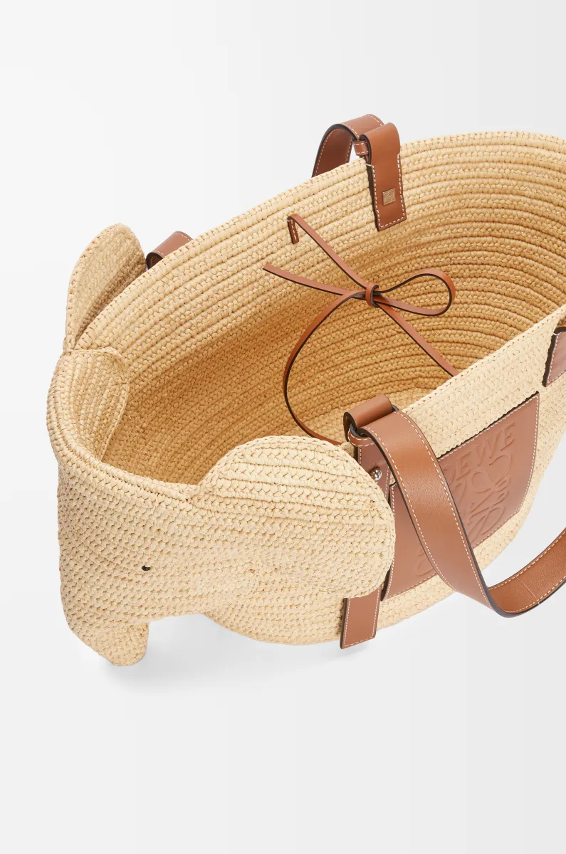 拉菲草和牛皮革小象 Basket 手袋