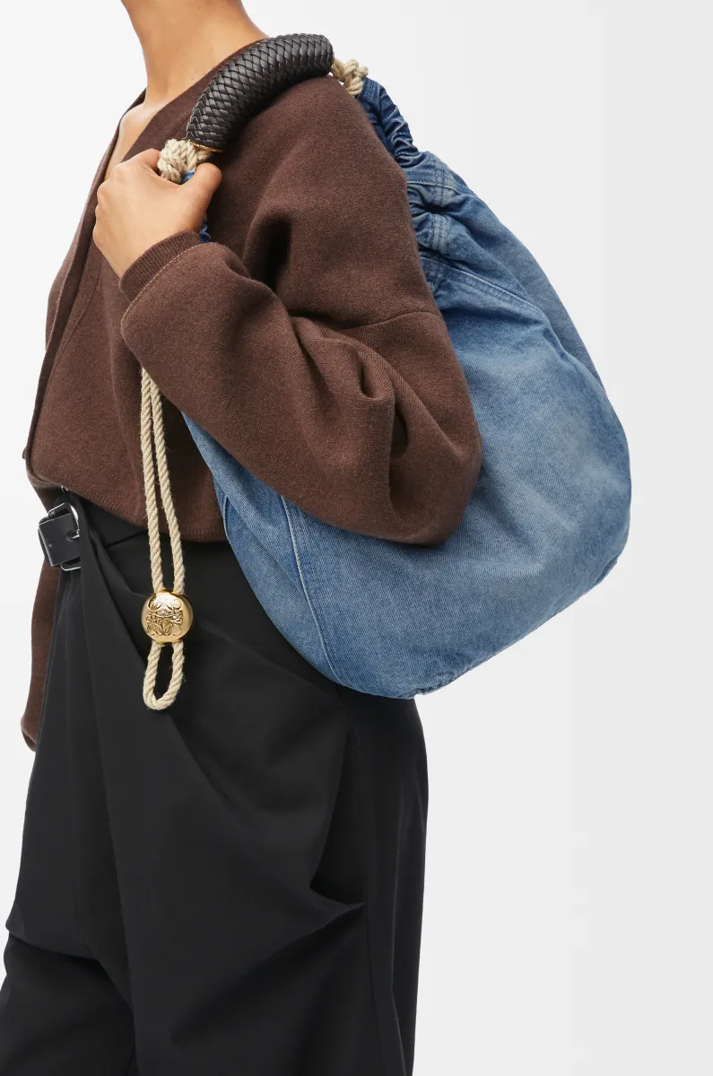 中号水洗丹宁 Squeeze 手袋