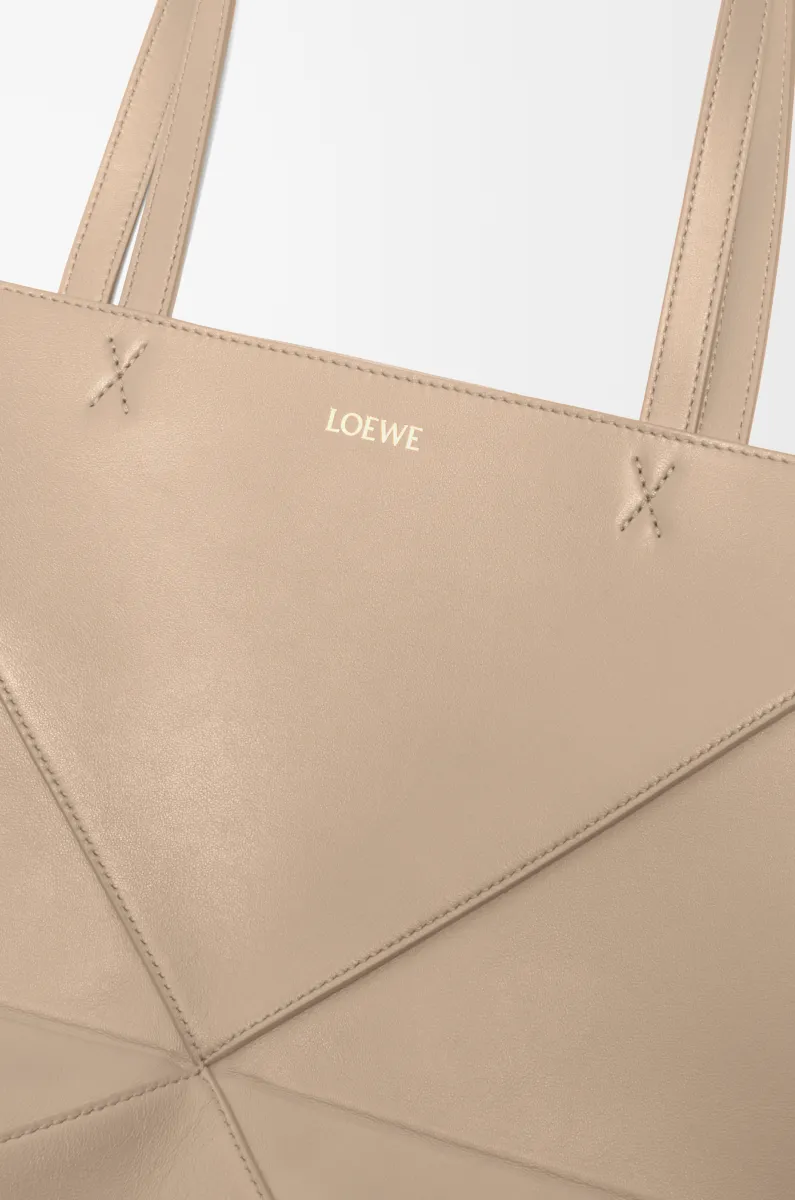 中号亮面牛皮革 Puzzle Fold 手袋