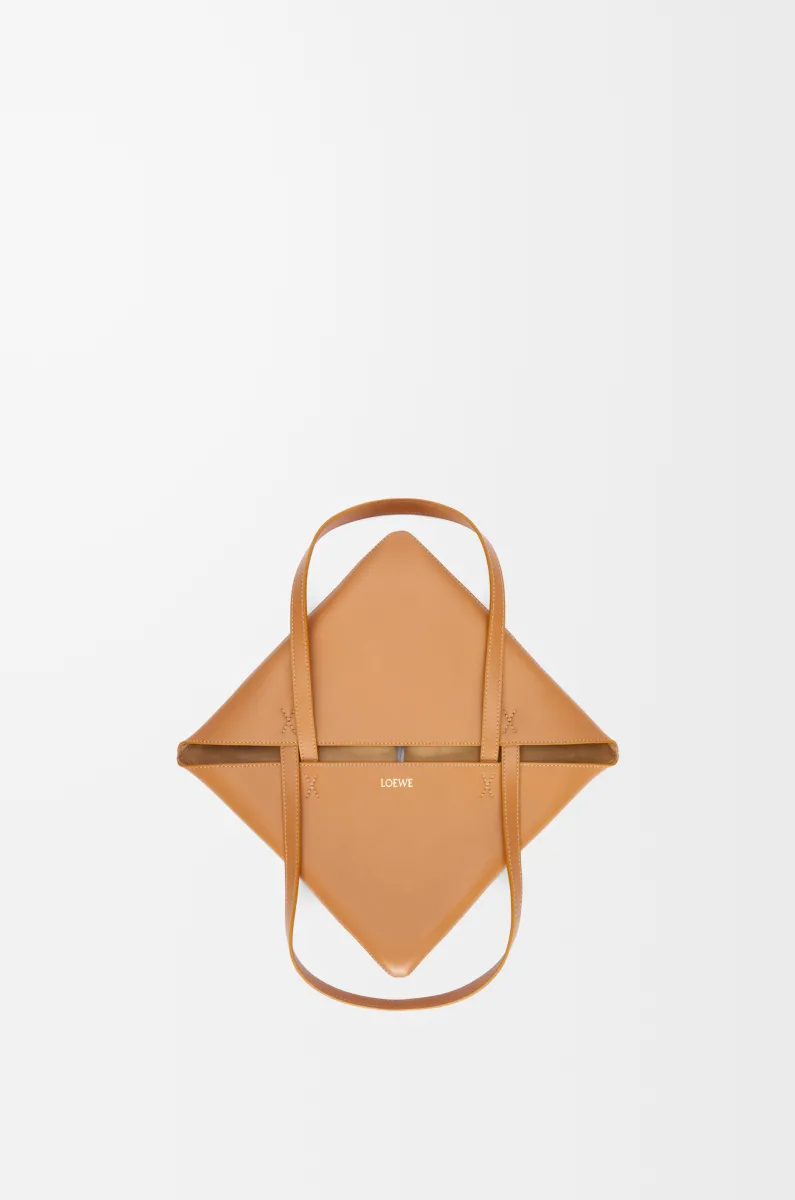 中号亮面牛皮革 Puzzle Fold 手袋