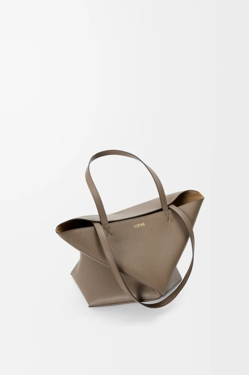 中号柔软粒面牛皮革 Puzzle Fold 手袋