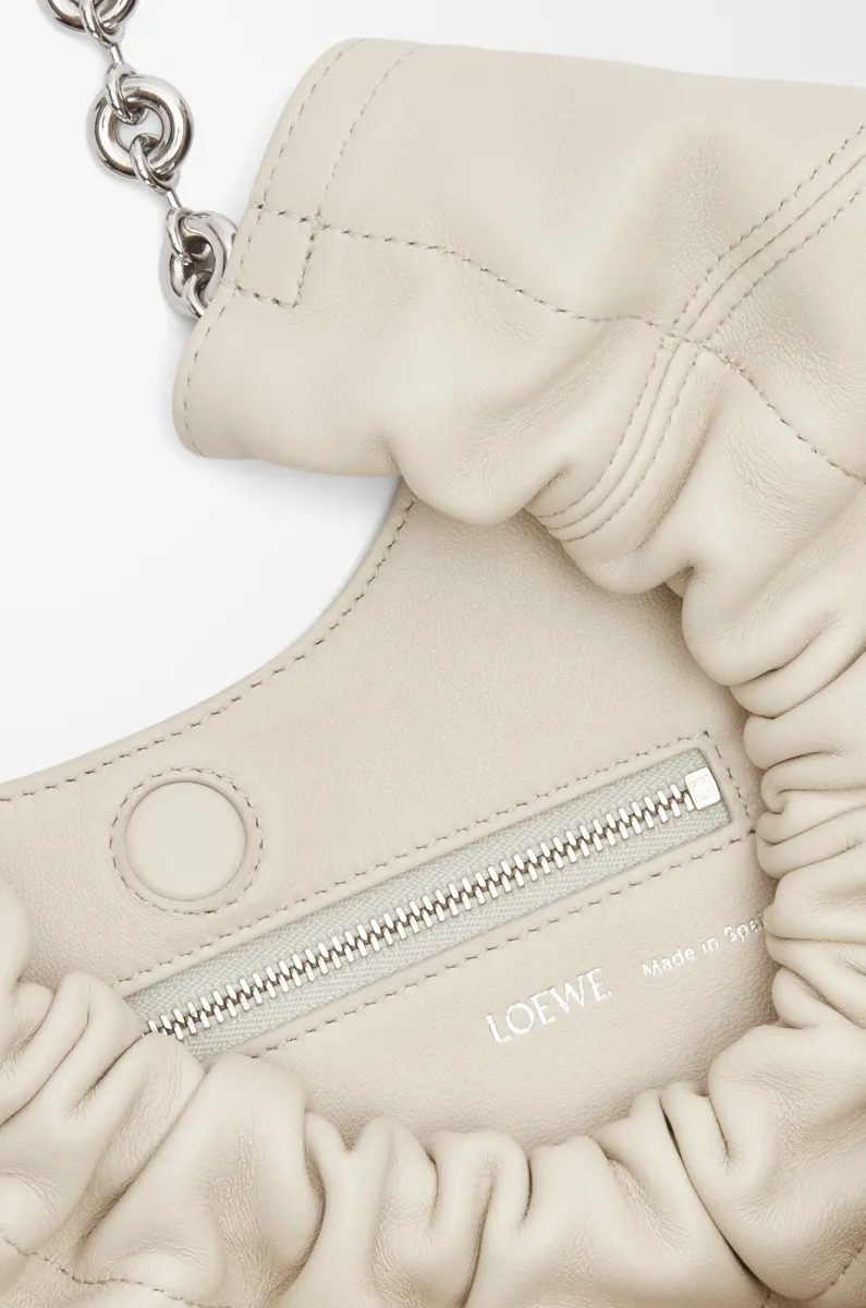 小号柔软纳帕羊皮革 Squeeze 手袋