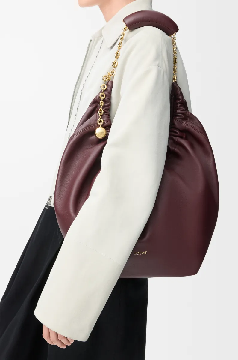 中号柔软纳帕羊皮革 Squeeze 手袋