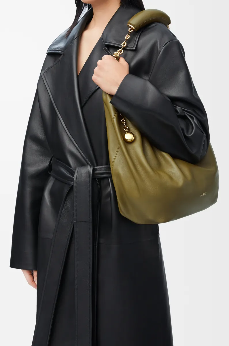 中号柔软纳帕羊皮革 Squeeze 手袋