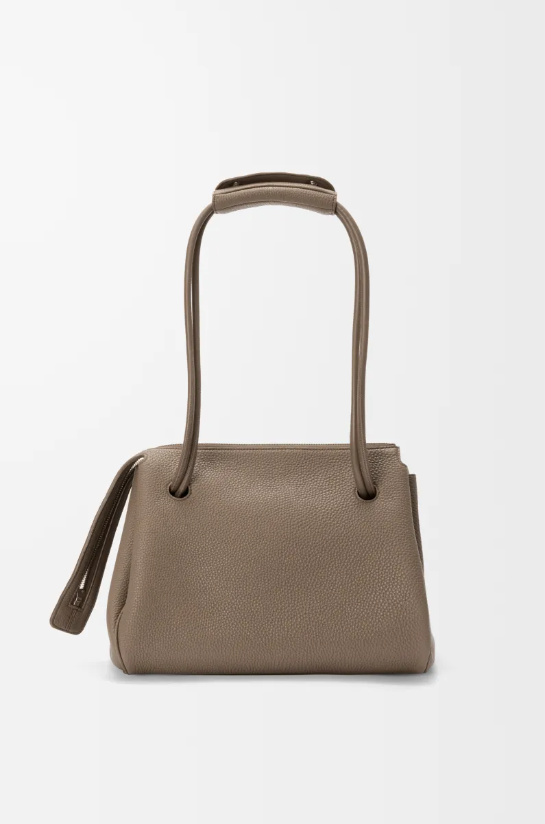 中号柔软粒面牛皮革 Madrid 手袋