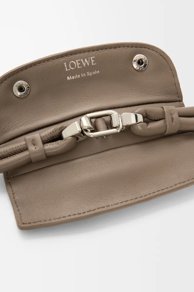 中号柔软粒面牛皮革 Madrid 手袋