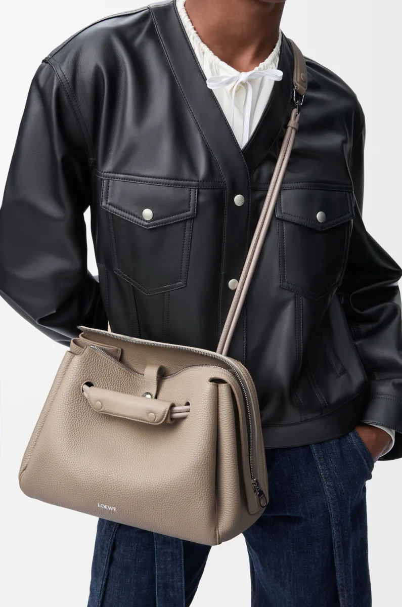 中号柔软粒面牛皮革 Madrid 手袋