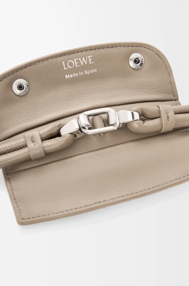 中号柔软粒面牛皮革 Madrid 手袋