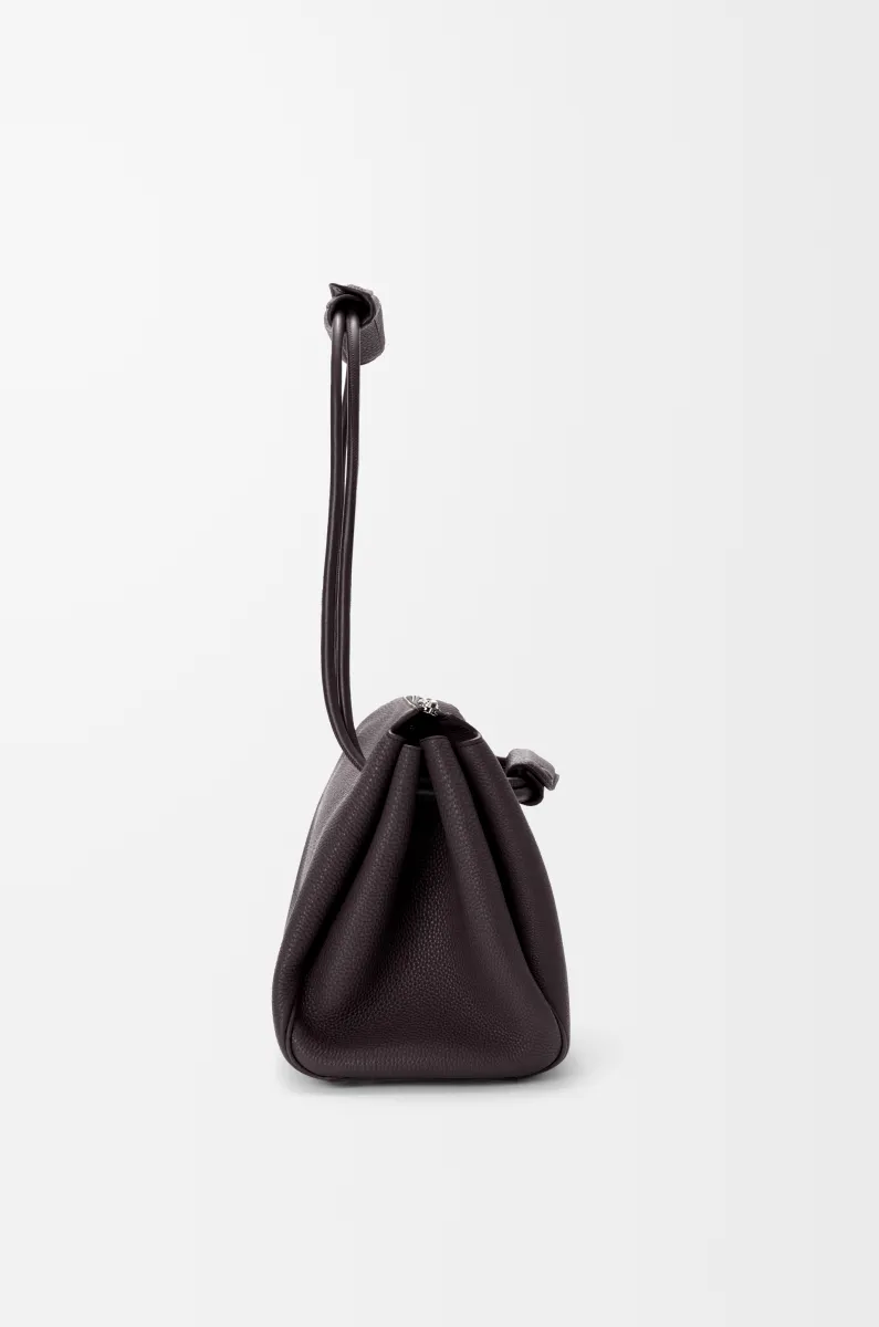 中号柔软粒面牛皮革 Madrid 手袋