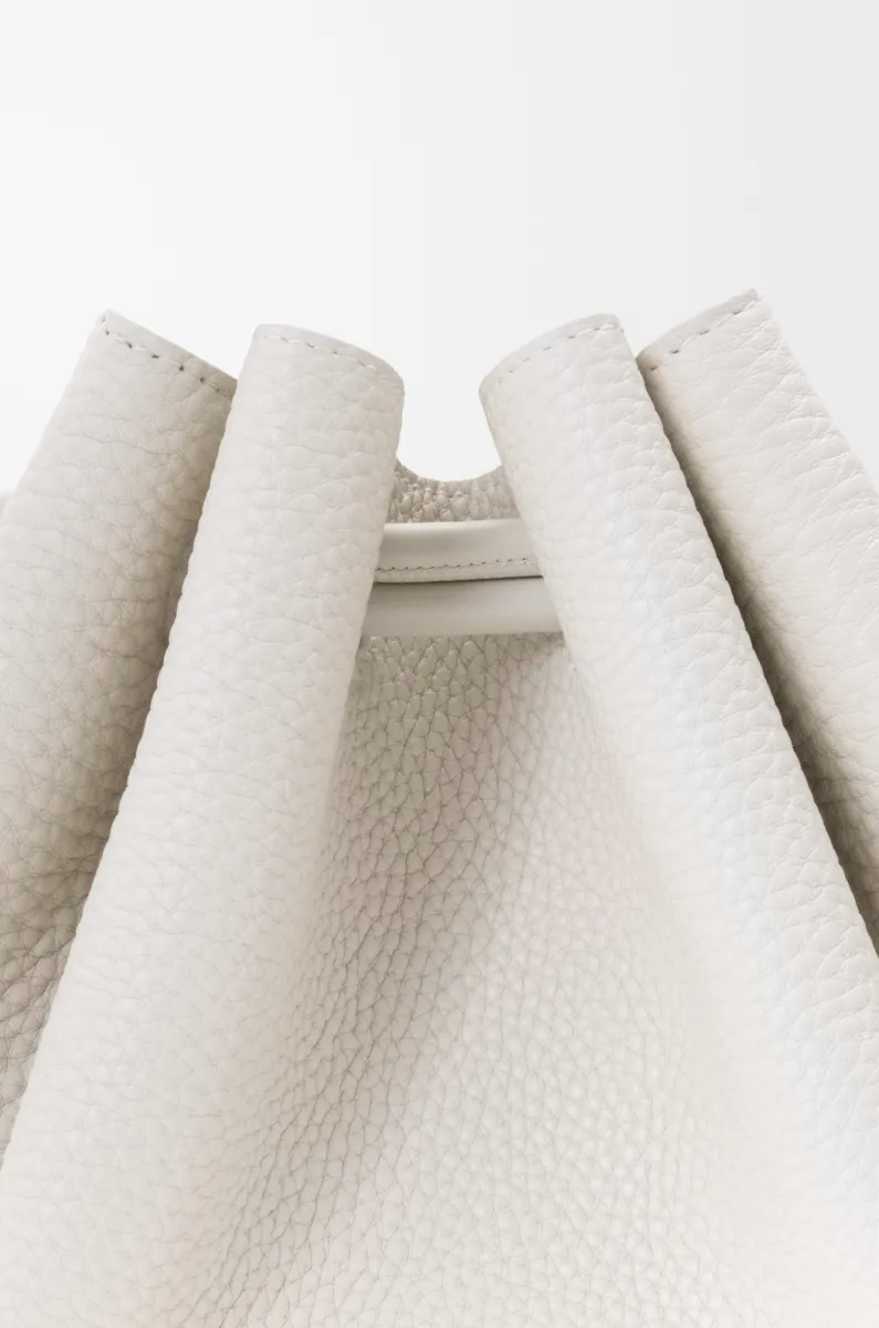 中号柔软粒面牛皮革 Madrid 手袋