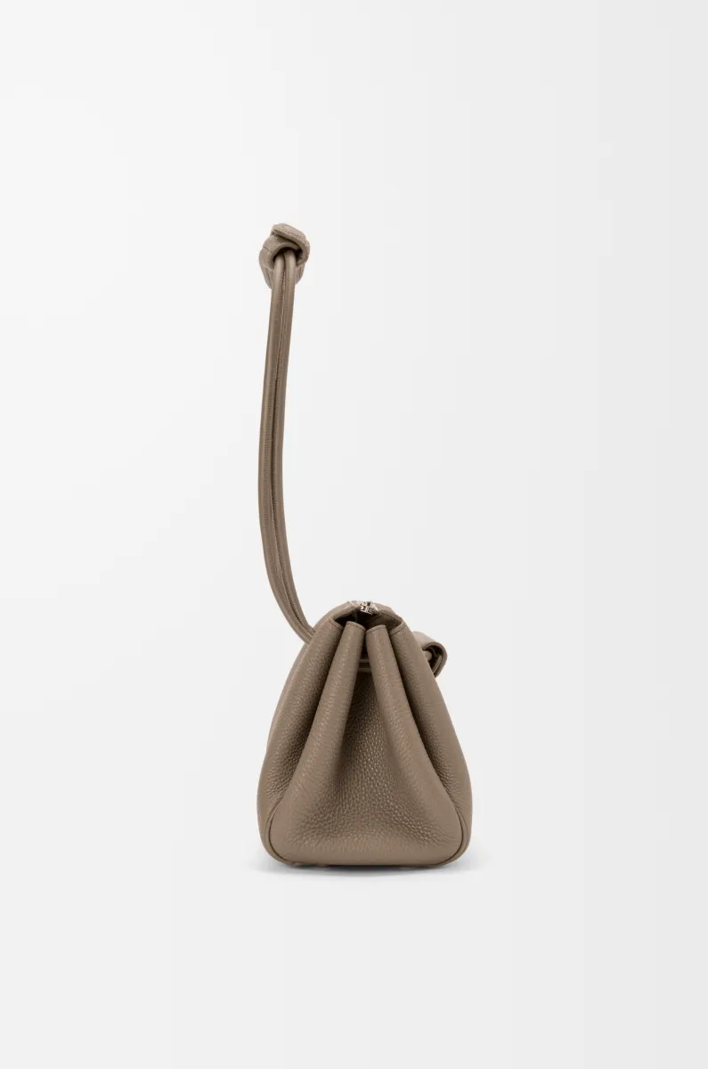 小号柔软粒面牛皮革 Madrid 手袋