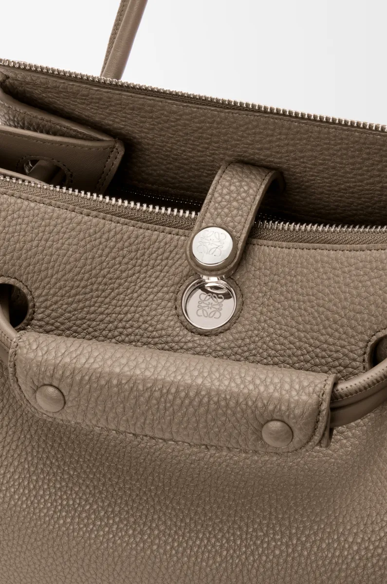 小号柔软粒面牛皮革 Madrid 手袋