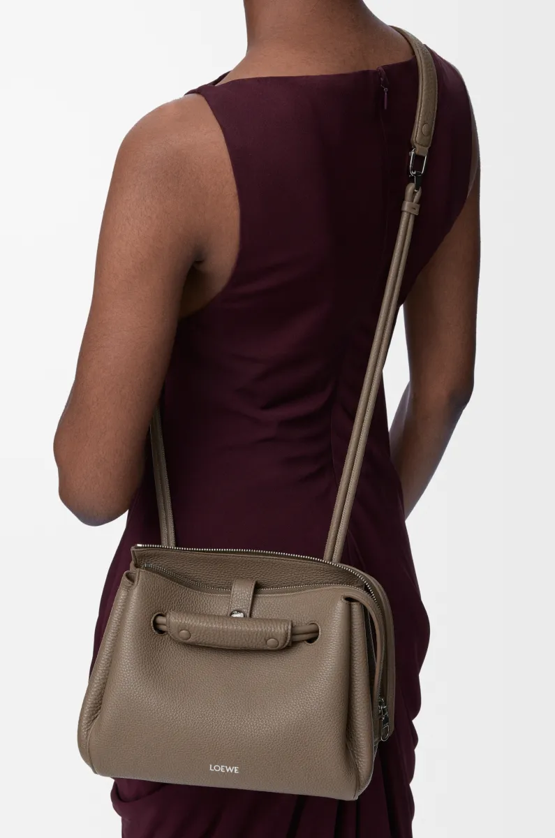 小号柔软粒面牛皮革 Madrid 手袋