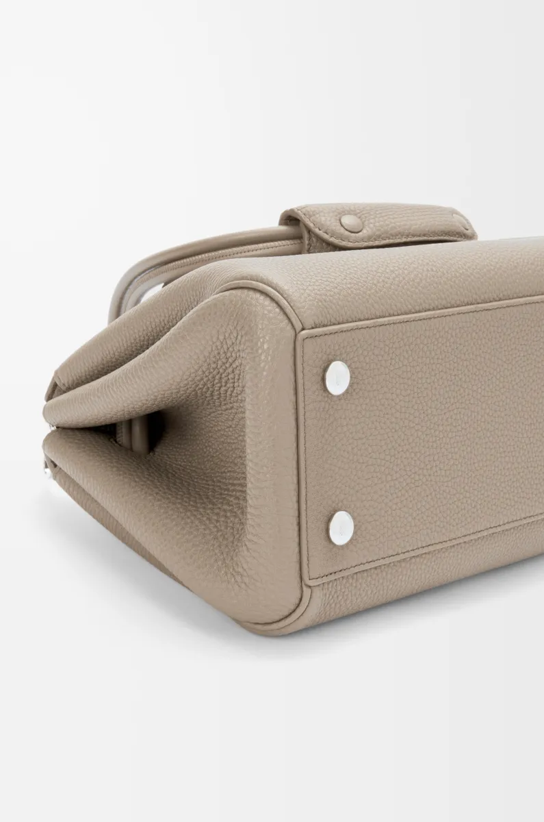 小号柔软粒面牛皮革 Madrid 手袋