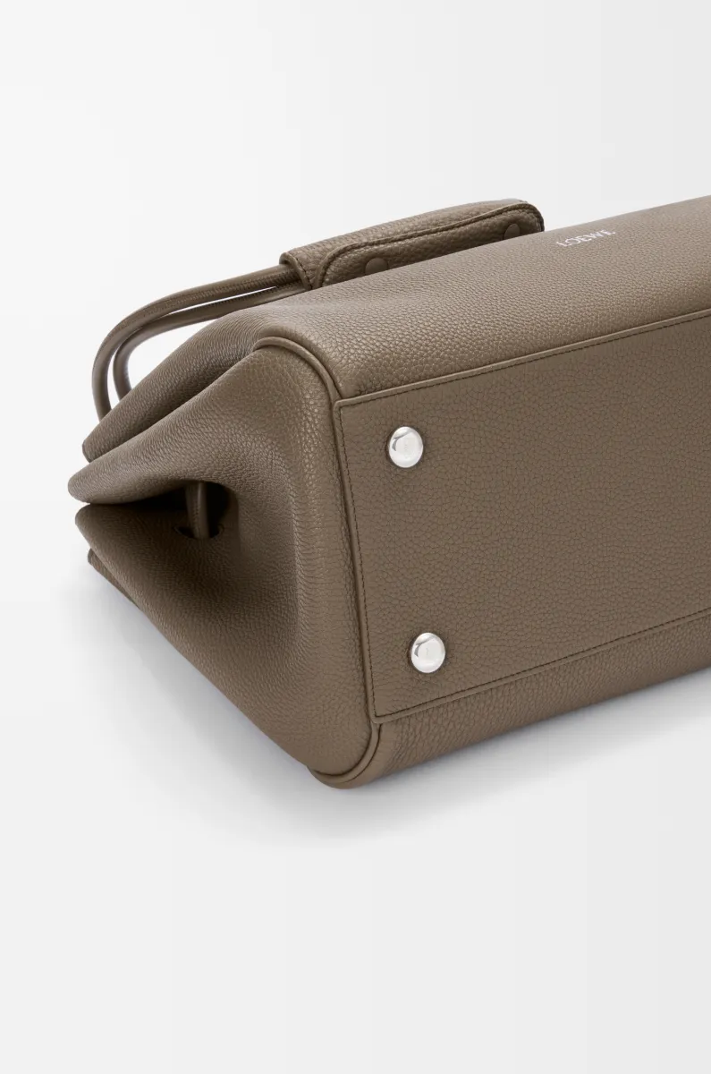 大号柔软粒面牛皮革 Madrid 手袋