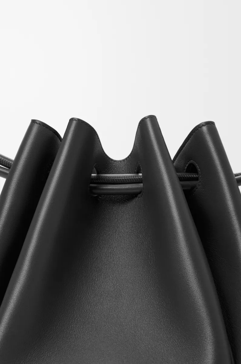 中号柔软牛皮革 Madrid 手袋