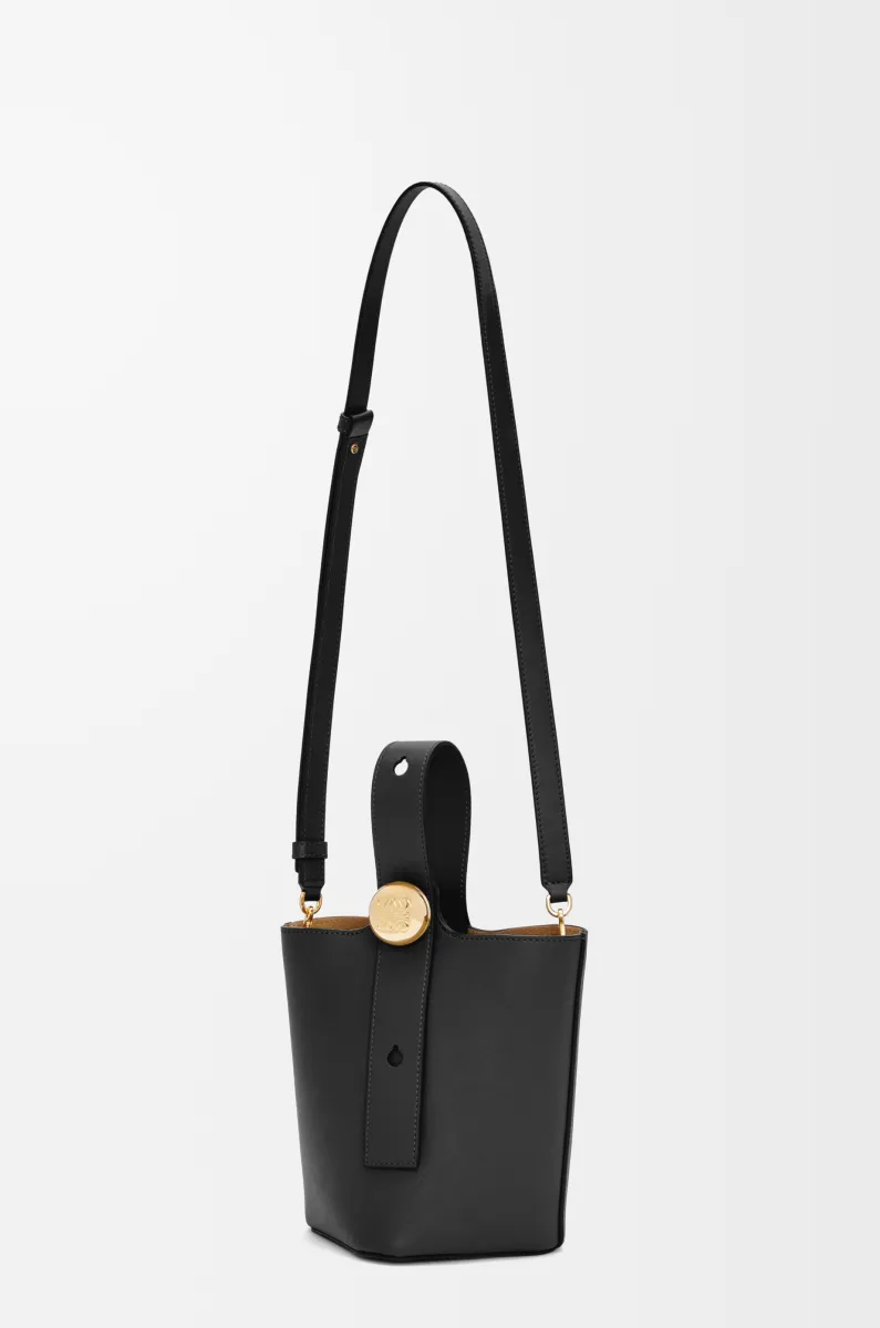 迷你光滑牛皮革 Pebble Bucket 水桶手袋