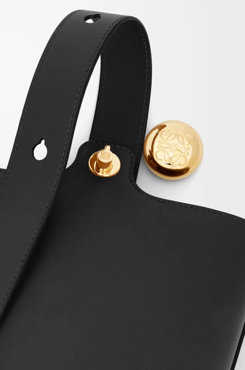 迷你光滑牛皮革 Pebble Bucket 水桶手袋