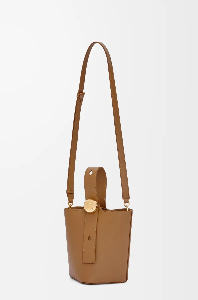 迷你光滑牛皮革 Pebble Bucket 水桶手袋