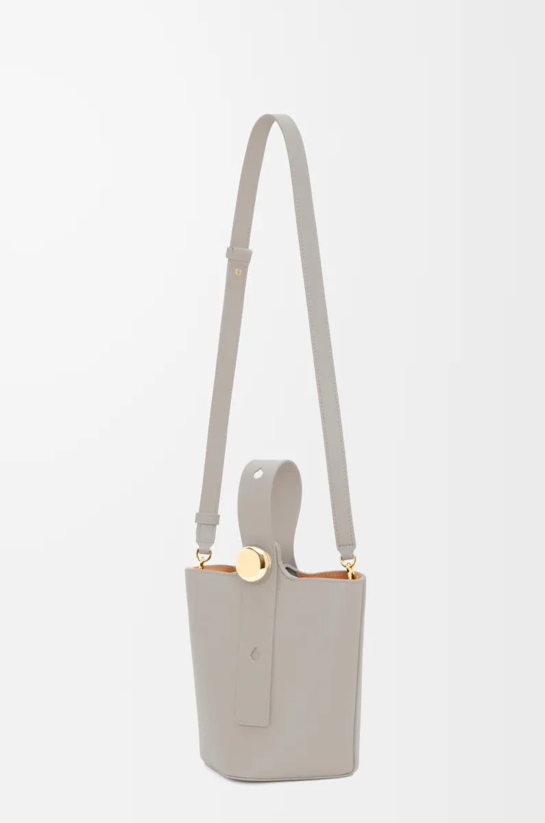 迷你光滑牛皮革 Pebble Bucket 水桶手袋