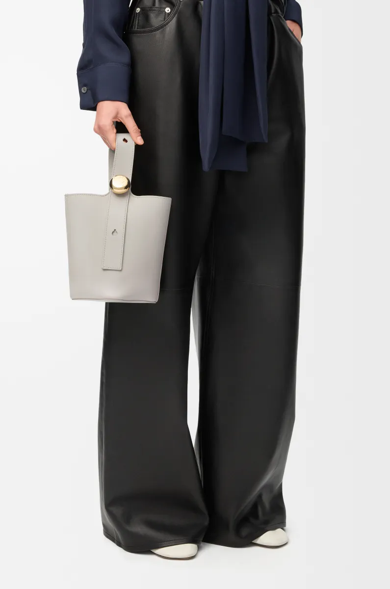 迷你光滑牛皮革 Pebble Bucket 水桶手袋