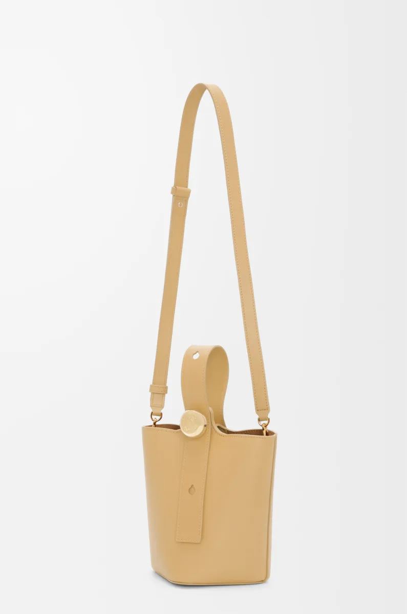 迷你光滑牛皮革 Pebble Bucket 水桶手袋