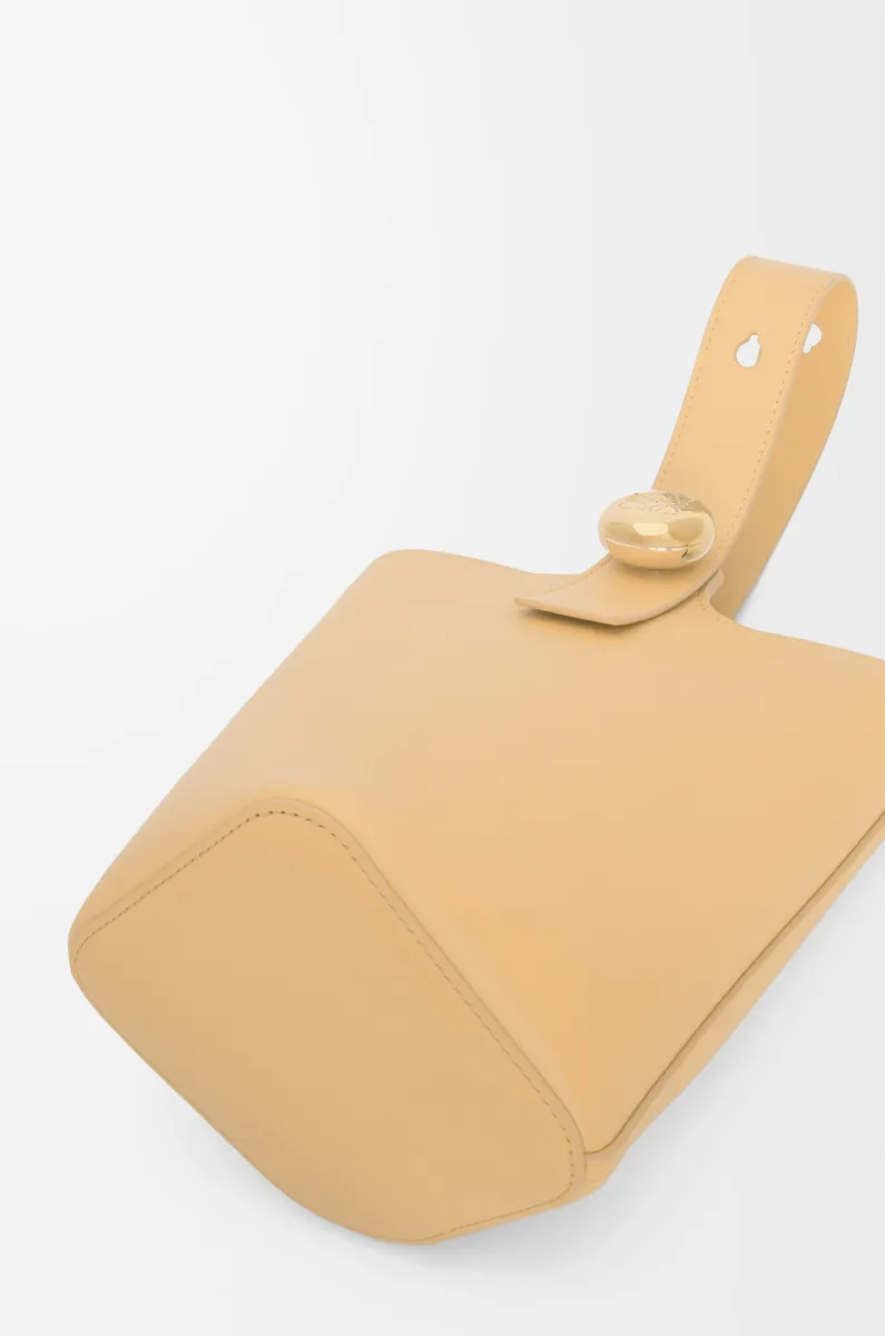 迷你光滑牛皮革 Pebble Bucket 水桶手袋