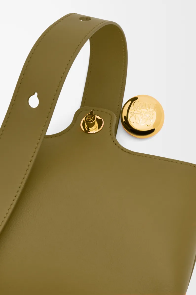 迷你光滑牛皮革 Pebble Bucket 水桶手袋