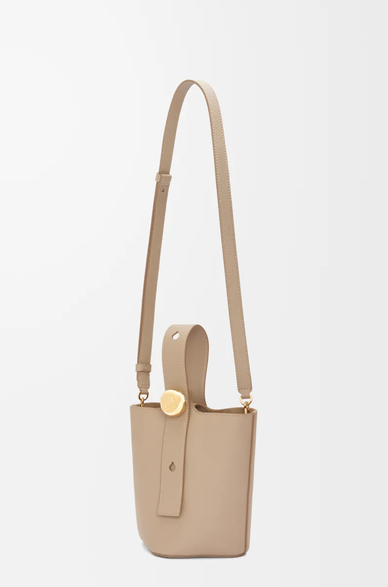 迷你柔软粒面牛皮革 Pebble Bucket 水桶手袋