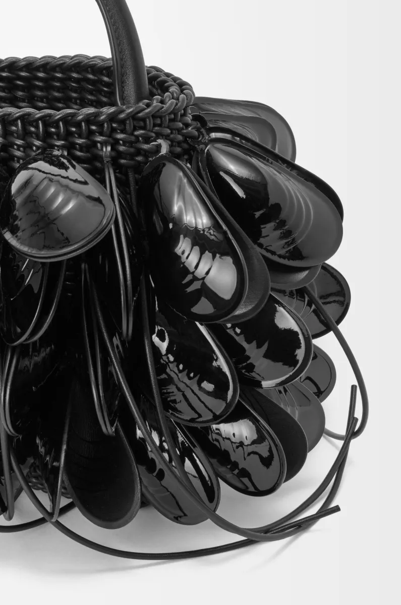 编织牛皮革 Shell 水桶手袋