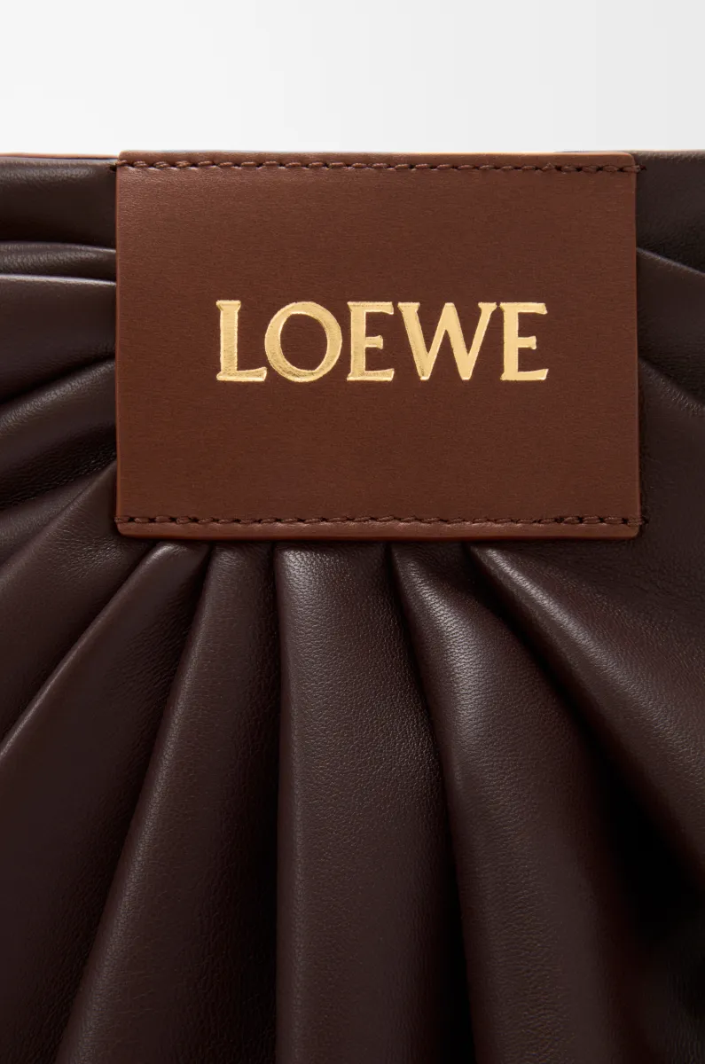 柔软纳帕羊皮革 Draped 手袋