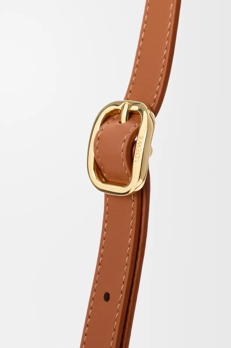 中号拉菲草和牛皮革 Pescador 手袋