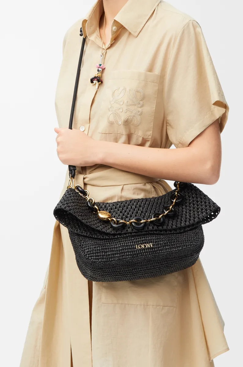 中号拉菲草和牛皮革 Ola 手袋