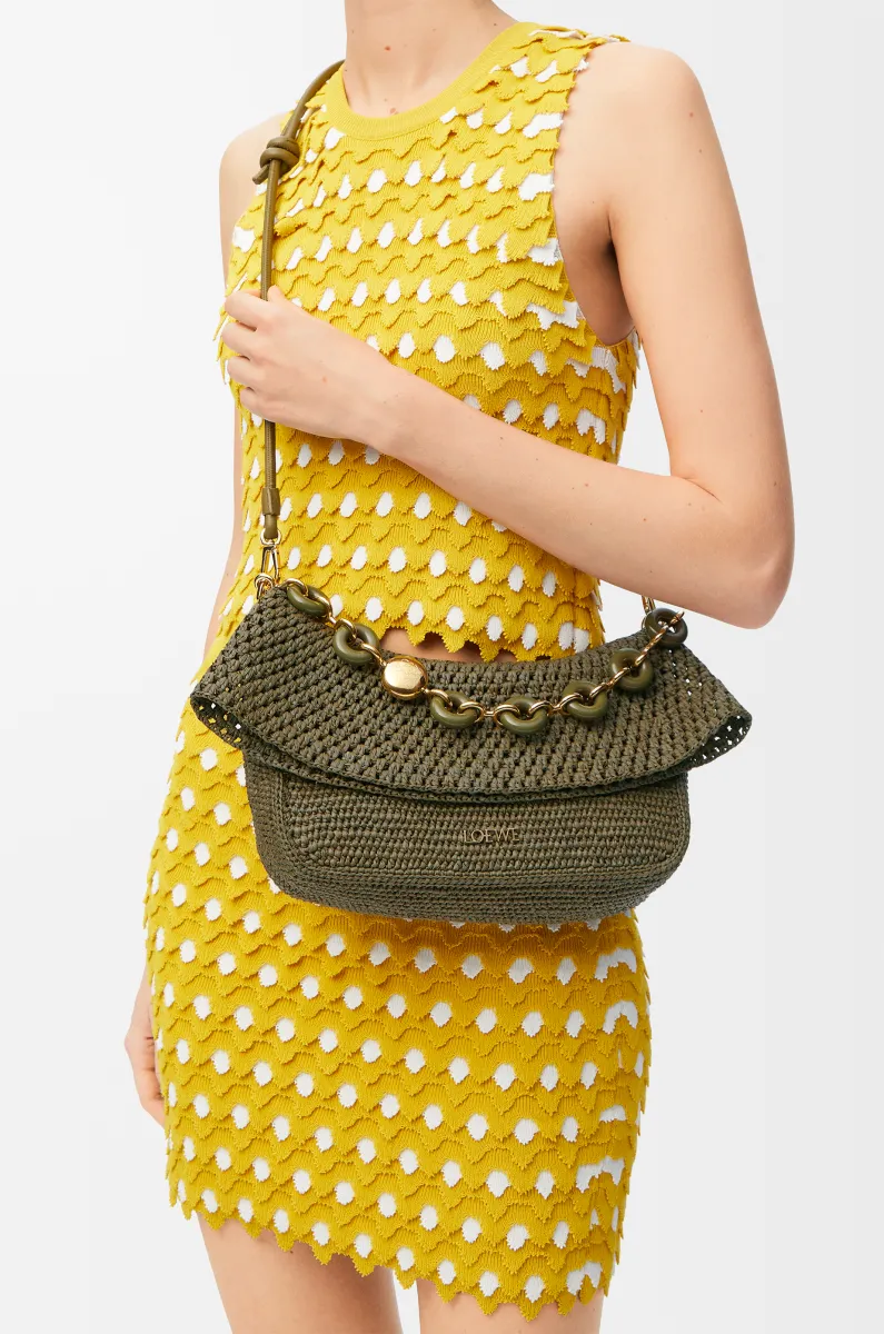 中号拉菲草和牛皮革 Ola 手袋