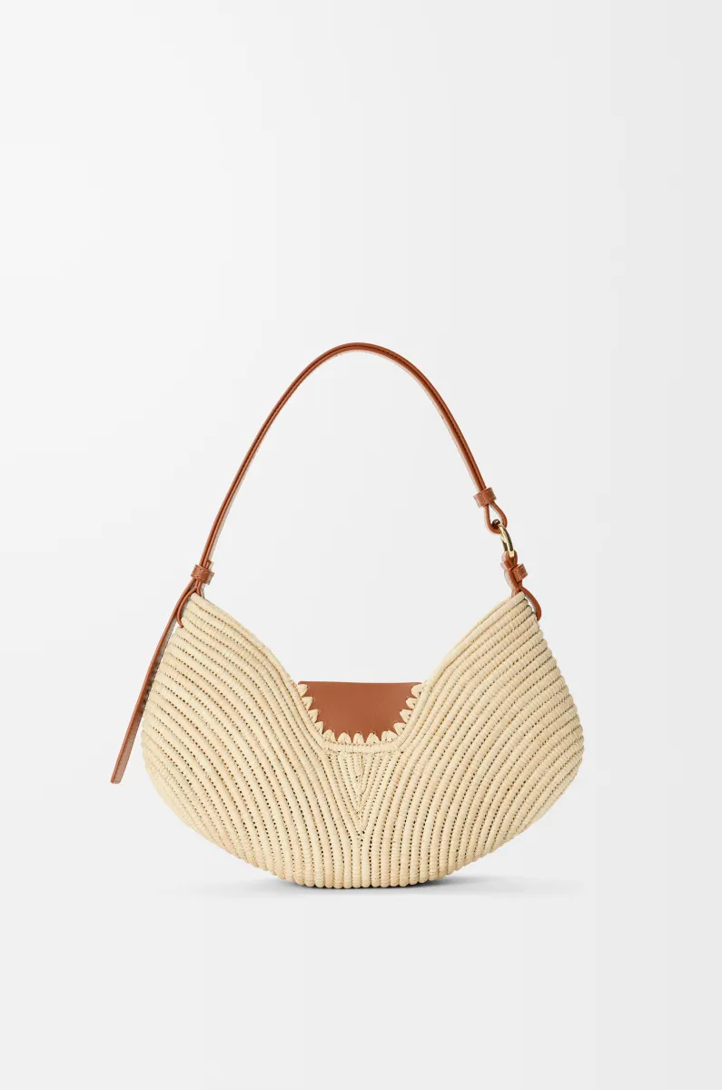 中号拉菲草和牛皮革 Loewe Swing 手袋