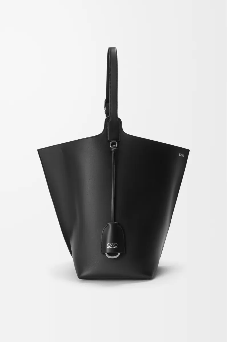 Large Bilbao bucket in smooth calfskin