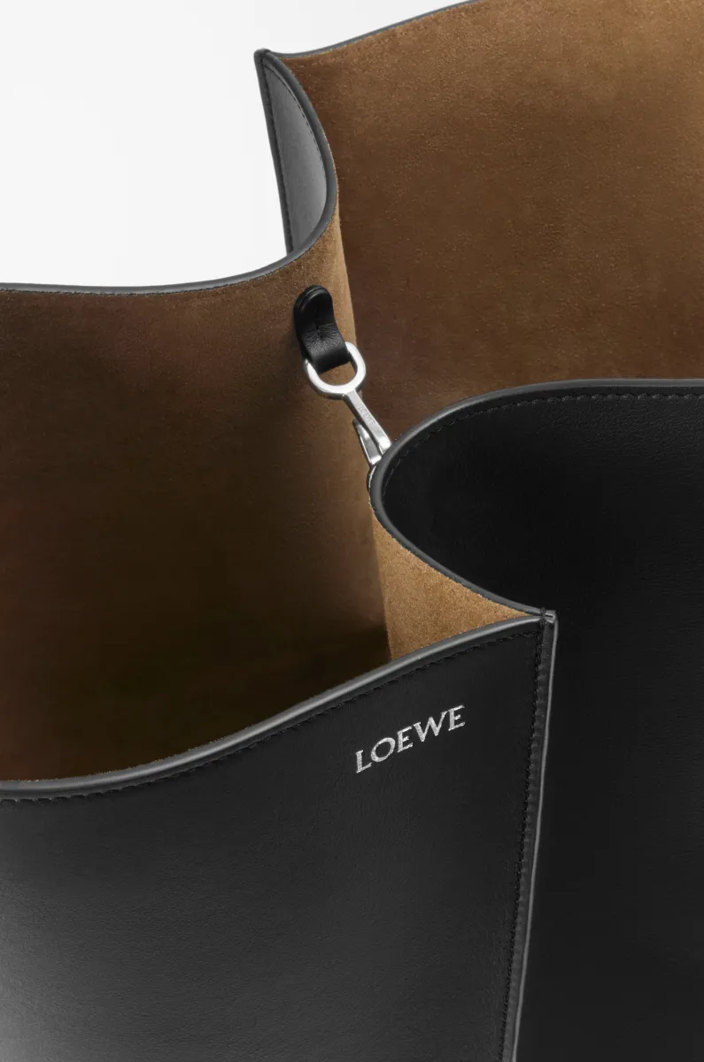 Large Bilbao bucket in smooth calfskin