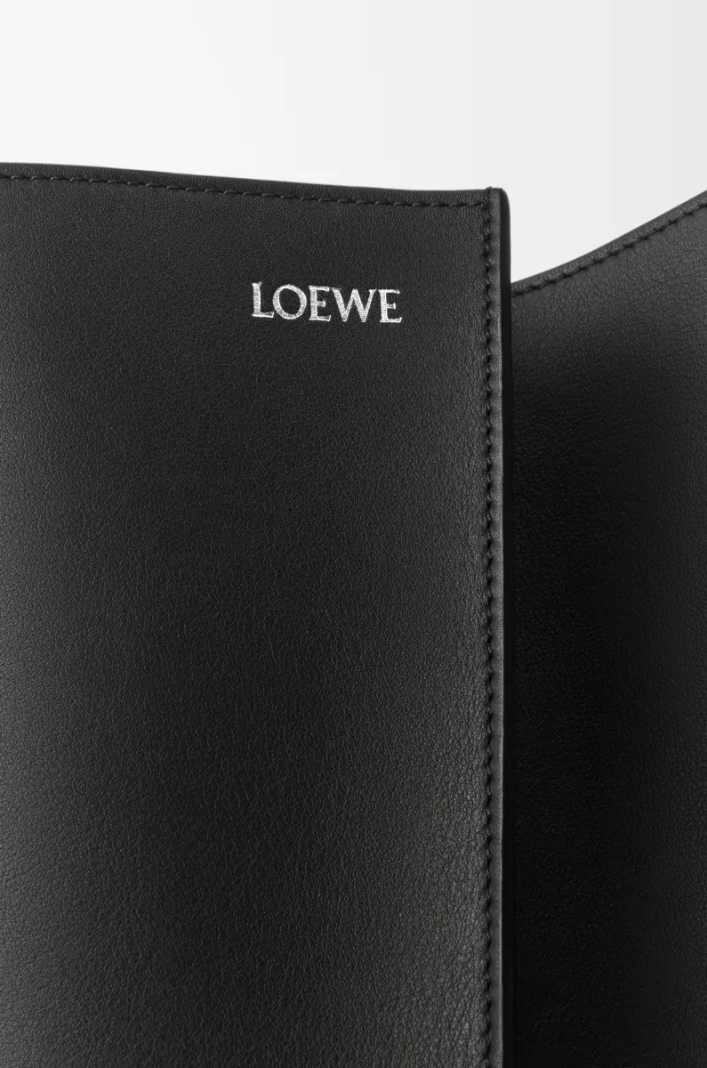 Large Bilbao bucket in smooth calfskin