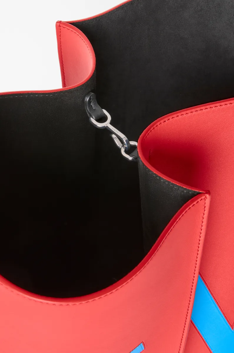 大号光滑牛皮革超大标志 Bilbao 水桶手袋