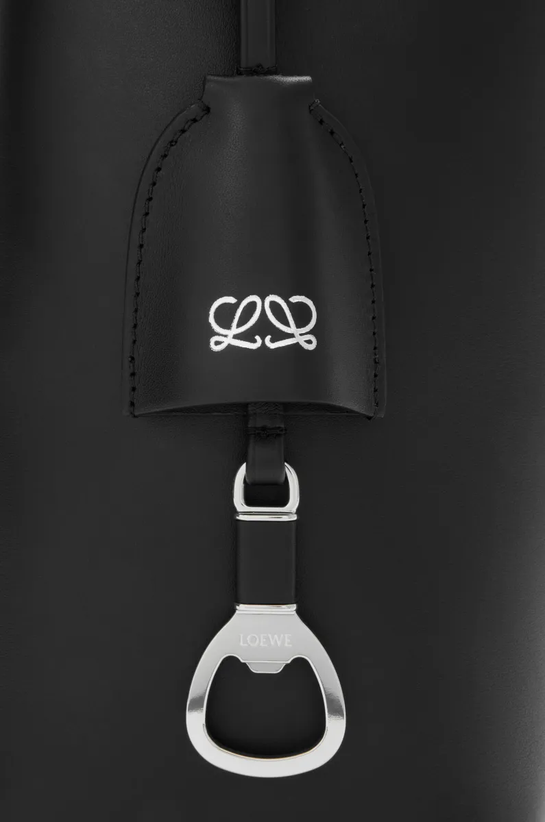 中号光滑牛皮革 Bilbao 水桶手袋