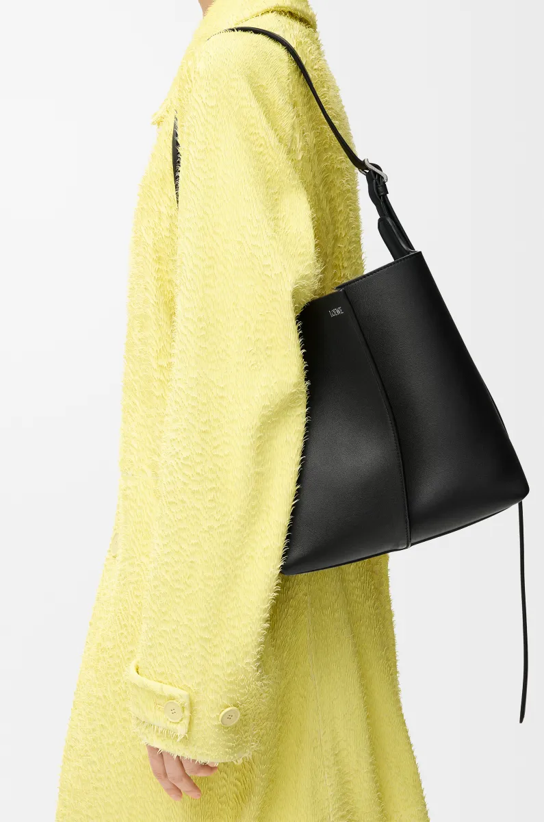 中号光滑牛皮革 Bilbao 水桶手袋