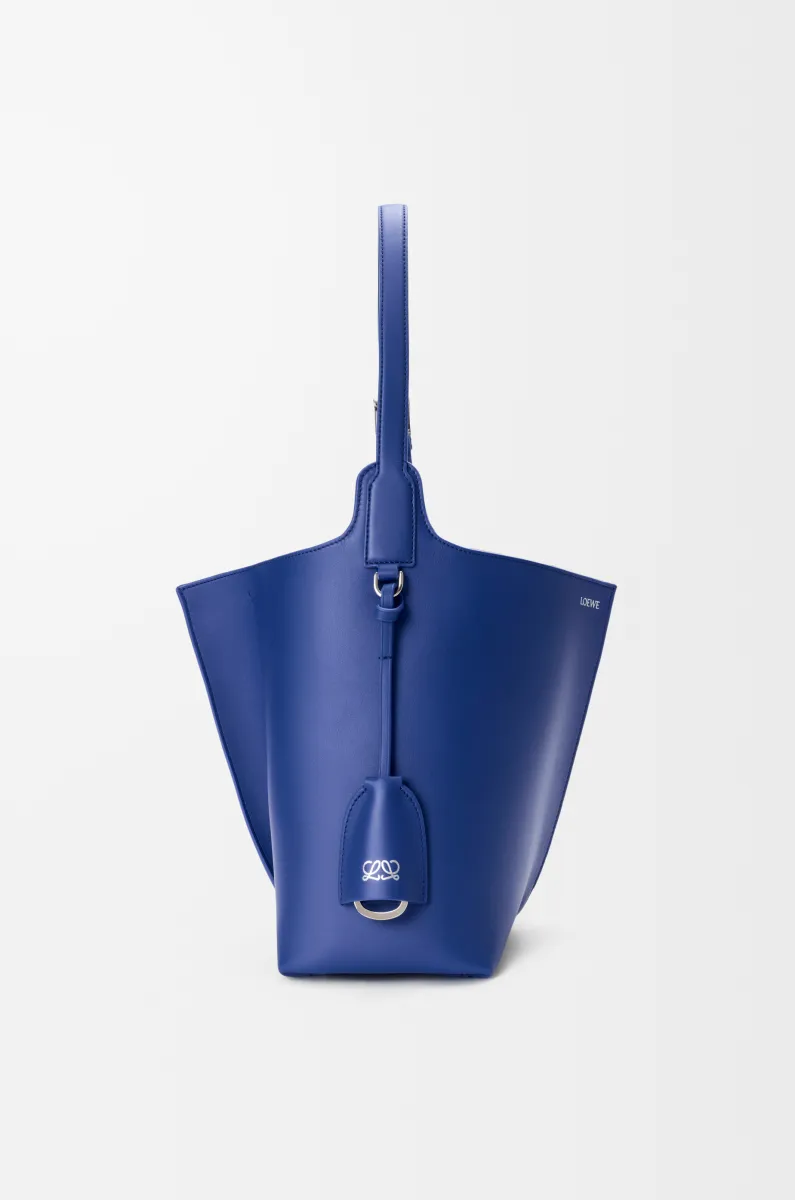 中号光滑牛皮革 Bilbao 水桶手袋