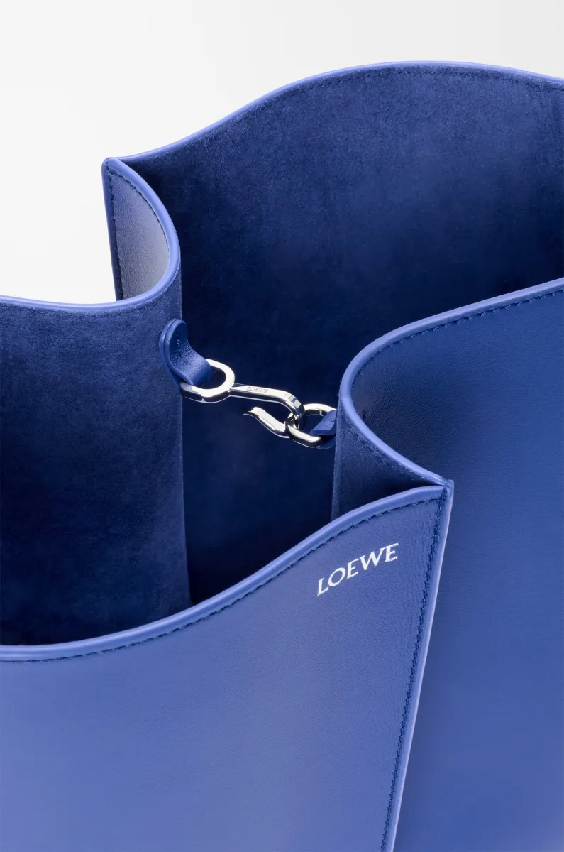 中号光滑牛皮革 Bilbao 水桶手袋