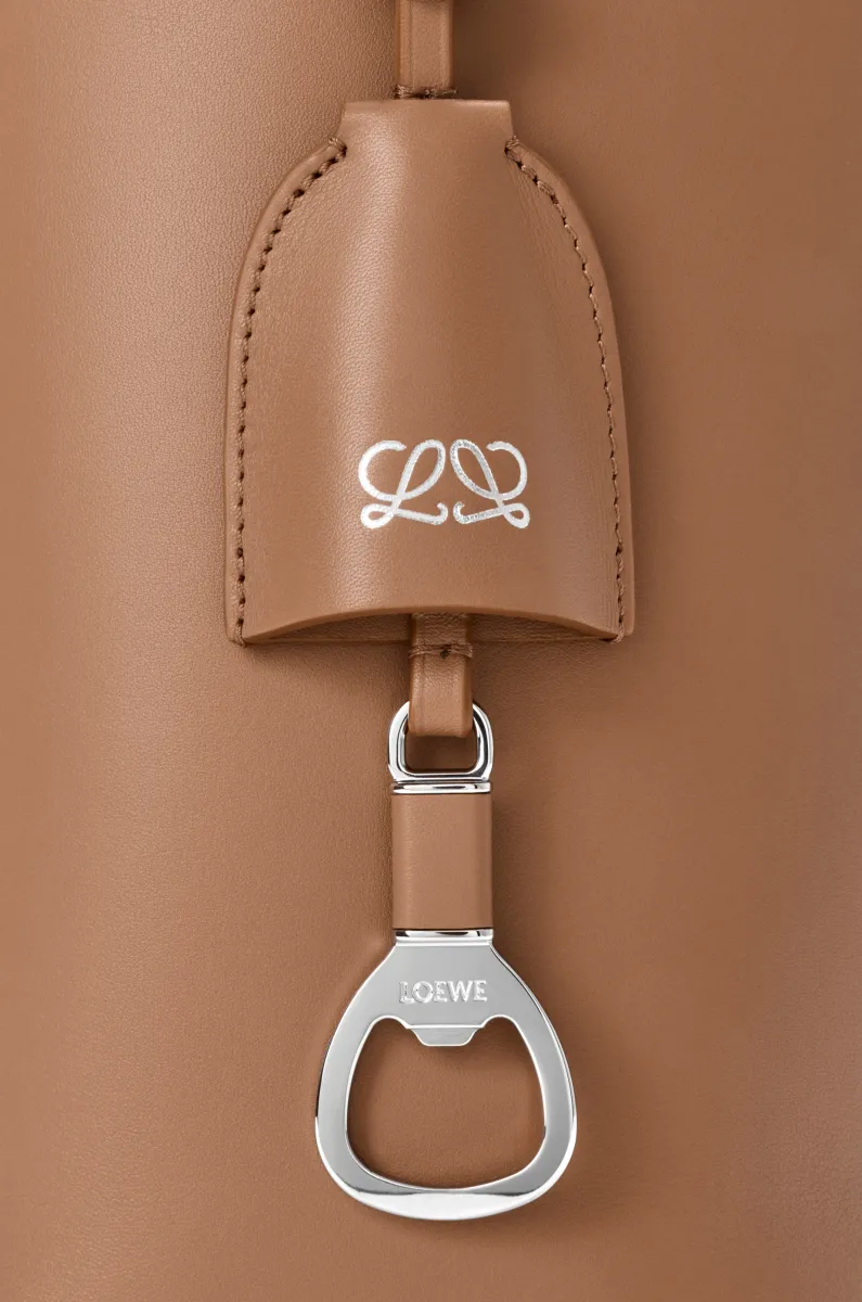 中号光滑牛皮革 Bilbao 水桶手袋