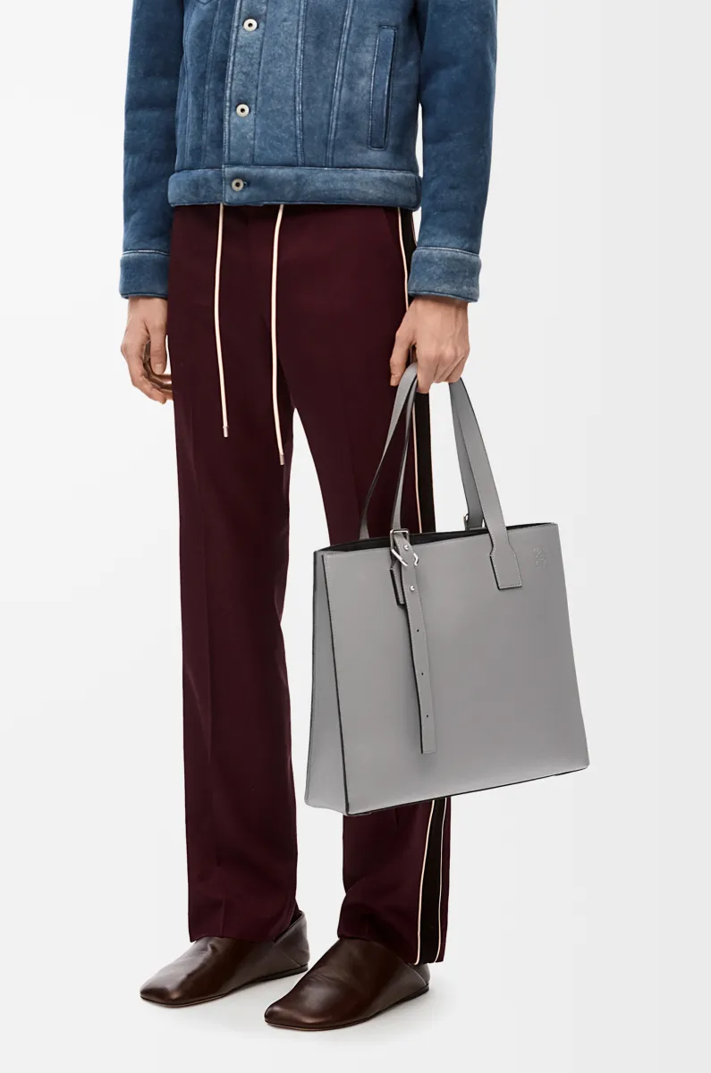 经典牛皮革 Buckle horizontal tote 手袋