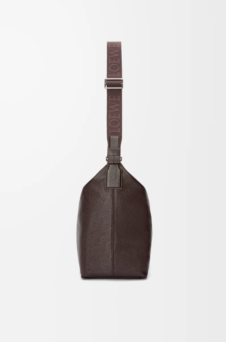 柔软粒面牛皮革 Cubi 斜挎包