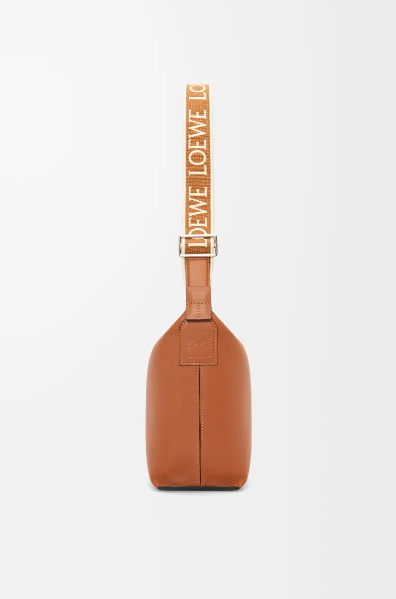 小号柔软光滑牛皮革和提花布 Cubi 斜挎包