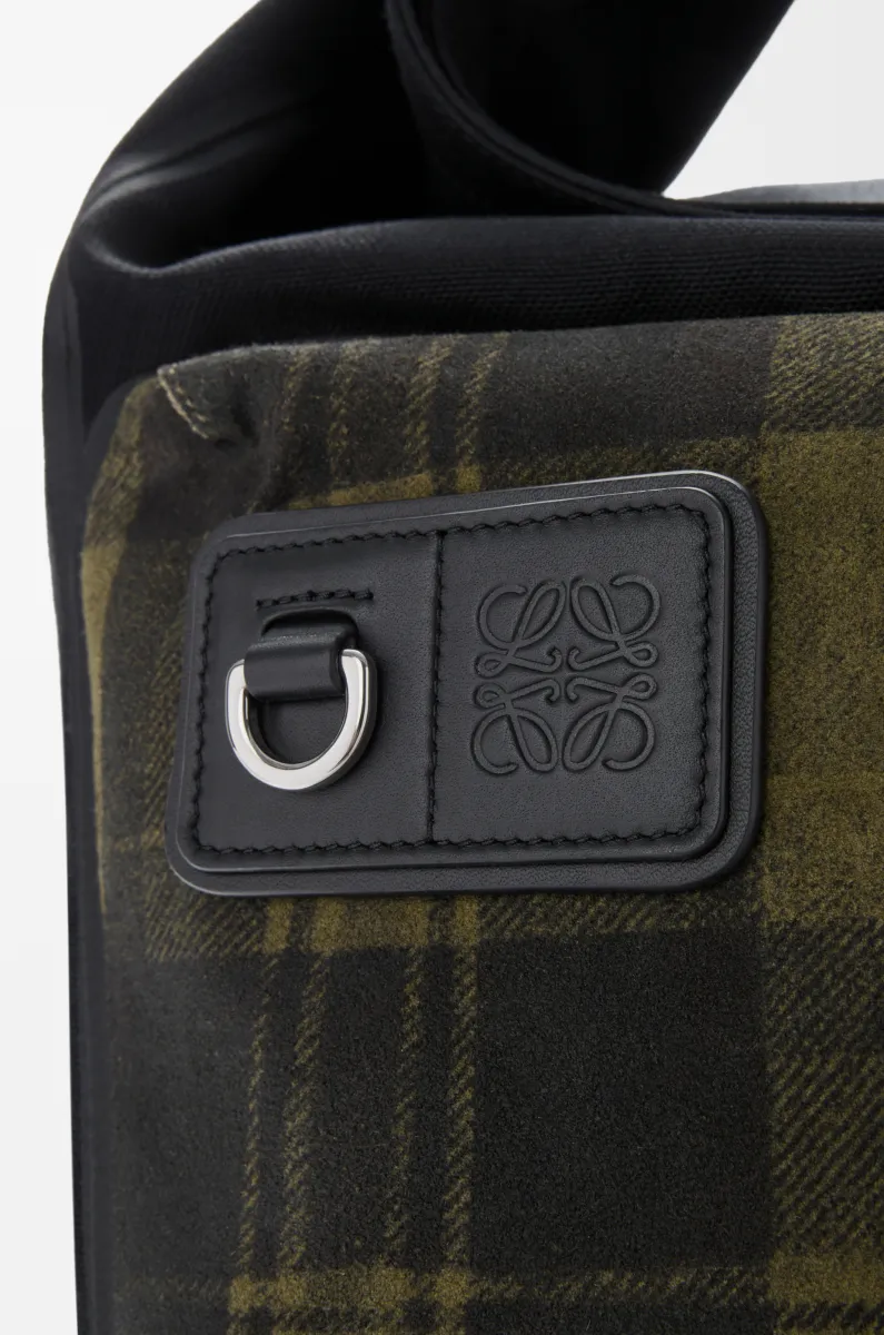 帆布和磨砂绒面革 Flex 双肩包