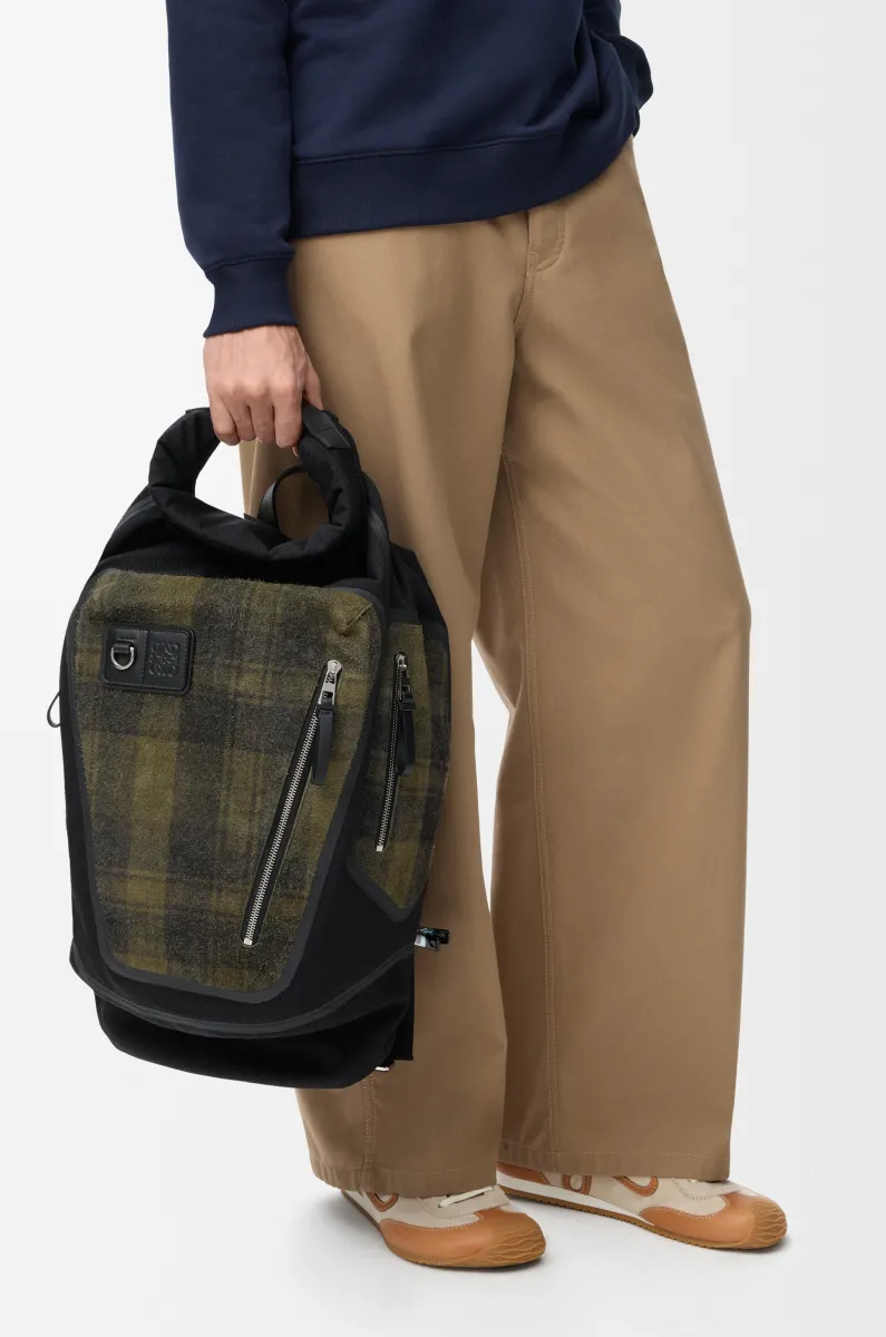 帆布和磨砂绒面革 Flex 双肩包