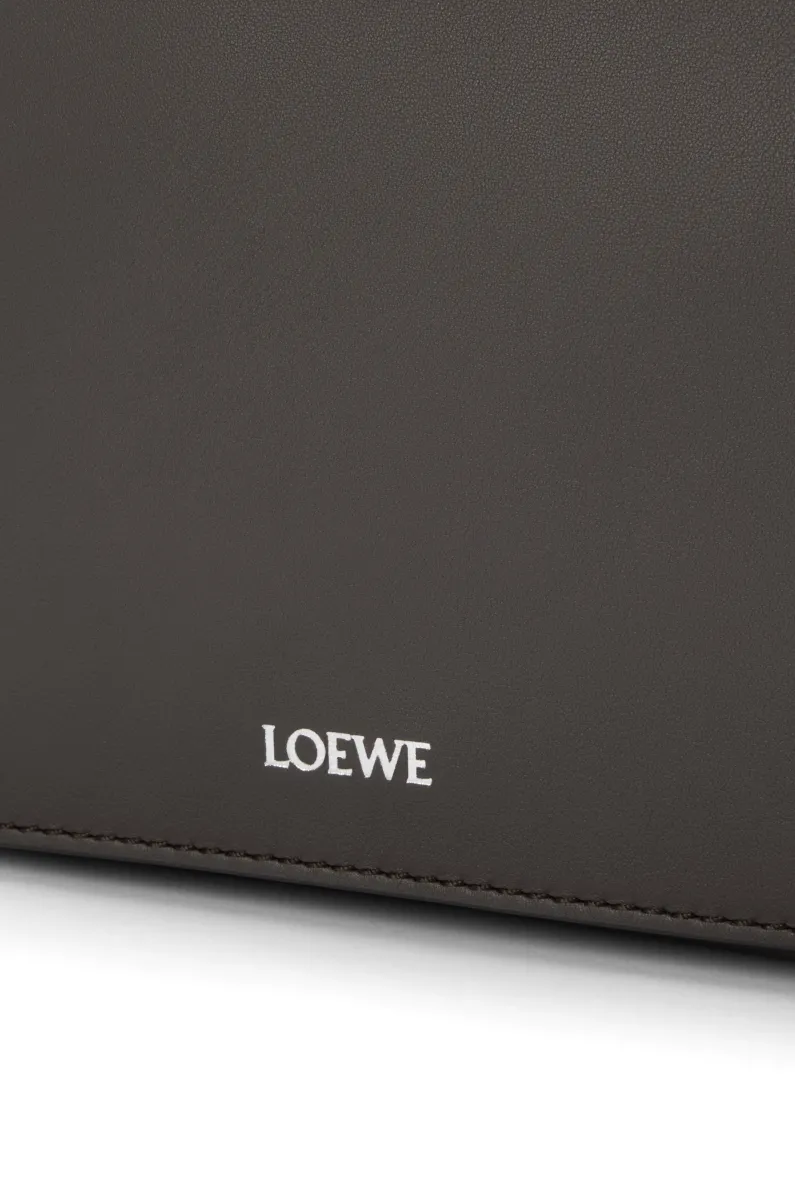 中号光滑牛皮革 Pebble 邮差包